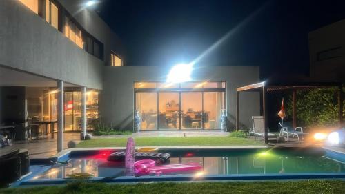 Casa en tigre con salida al lago in Dique Lujan
