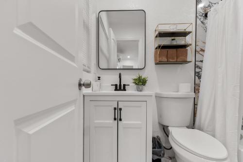 Casa Bethel Just 6 minutes from Fort Lauderdale Airport and 10 minutes from the beach in Fort Lauderdale, USA