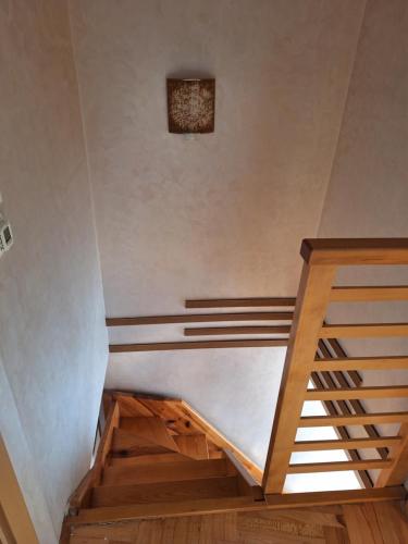 Utvendig, Kraljevi čardaci Čar 3 (Kraljevi cardaci Car 3) in Kopaonik