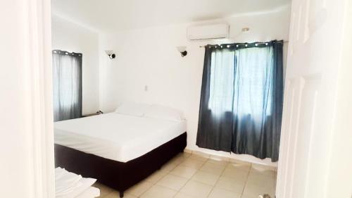 Golden Sunset House in Los Cobanos