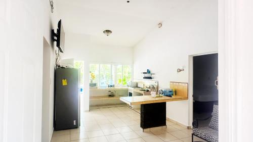 المرافق, Golden Sunset House in Los Cobanos