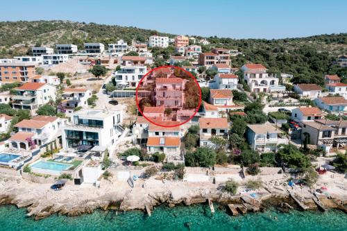 One-Bedroom Apartment - Sea Side image 3