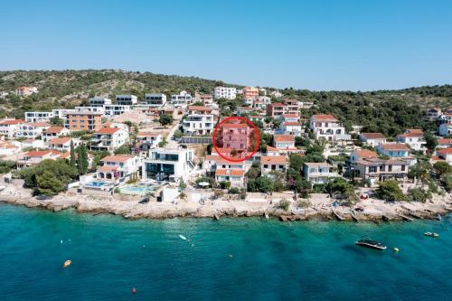 One-Bedroom Apartment - Sea Side image 1