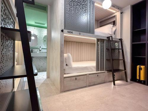 Coeo Hernan Ruiz Rooftop Pool Hostel in Málaga