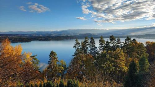 BUKOWA Jezioro Żywieckie Beskid Żywiecki Śląski Sauna Jacuzzi Kominek Morsowanie Tresna Żywiec Szczyrk