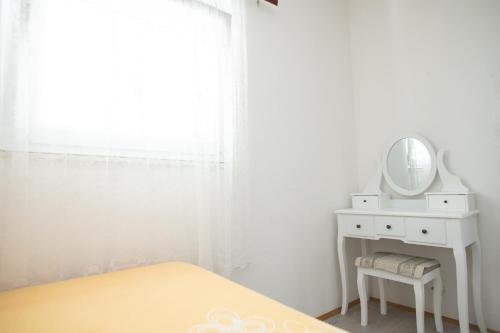 Two-Bedroom Apartment with Sea View image 8