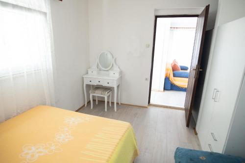 Two-Bedroom Apartment with Sea View image 7