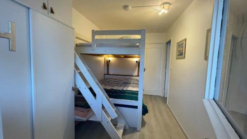 Appartement 2 pièces entièrement rénové (Appartement 2 pieces entierement renove) in วีล ซูร์ แมร์