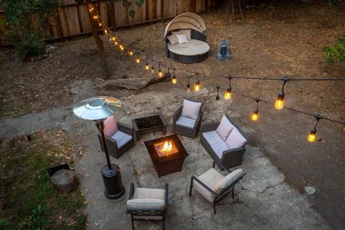 New Oasis -Spa -Firepit -BBQ- Decks-Pet friendly New Oasis -Spa -Firepit -BBQ- Decks-Pet friendly