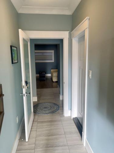 Long Lake Getaway - Quiet Accessible Suite with no Stairs / Steps