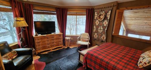 Curated Lux Treetop Sundance Ski cabin Curated Lux Treetop Sundance Ski cabin