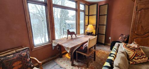 Curated Lux Treetop Sundance Ski cabin Curated Lux Treetop Sundance Ski cabin