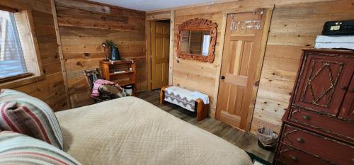 Curated Lux Treetop Sundance Ski cabin Curated Lux Treetop Sundance Ski cabin