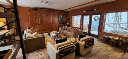 Curated Lux Treetop Sundance Ski cabin Curated Lux Treetop Sundance Ski cabin