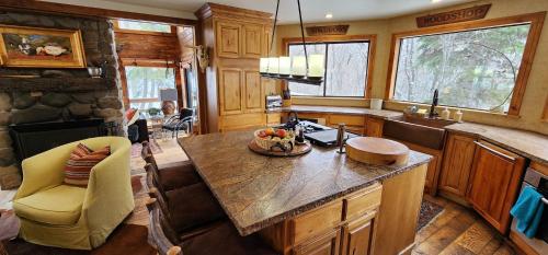 Curated Lux Treetop Sundance Ski cabin Curated Lux Treetop Sundance Ski cabin