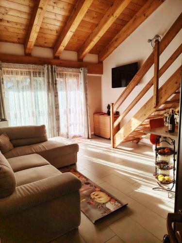 La Villa Gialla, Aosta