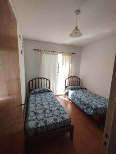 Three-Bedroom House image 1