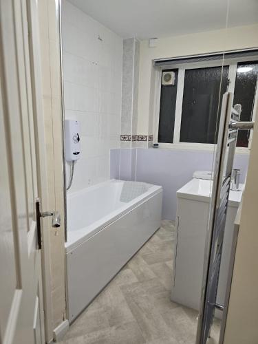 ห้องน้ำ, Barnfield Rooms in เชมสฟอรฺด