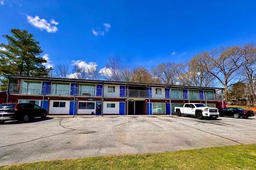 . Volunteer Inn at Church Hill