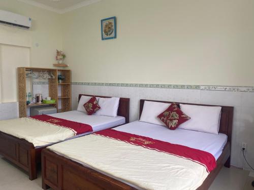 2 double beds