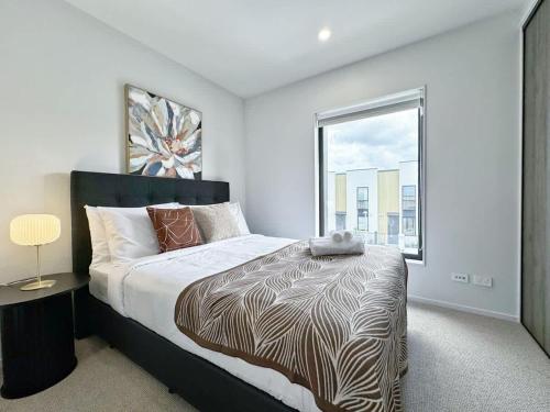 City Haven Retreat - Stylish 2BR Townhouse vs AC & Backyard, Окленд (фото 7)