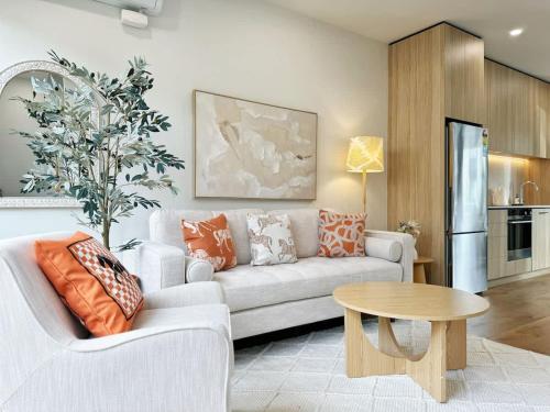 City Haven Retreat - Stylish 2BR Townhouse vs AC & Backyard, Окленд (фото 8)