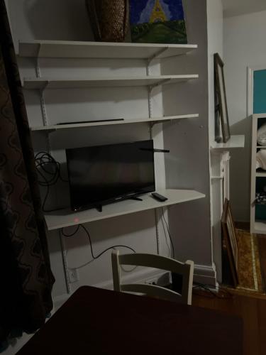 Convenient location near Manhattan easy trip to Times Square Convenient location near Manhattan easy trip to Times Square