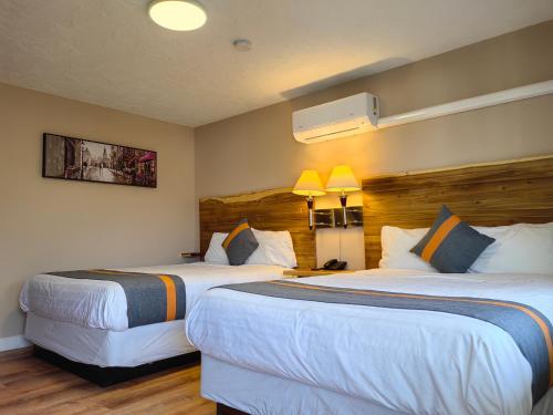Harbour Light Motel Room Type - Deluxe Queen Room