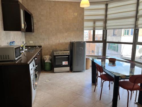 Modern, fully equipped apartment in Jabal Amman, Amman (photo 4)