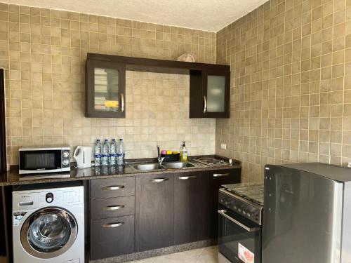 Modern, fully equipped apartment in Jabal Amman, Amman (photo 7)