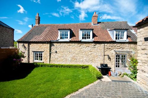 Stunning Yew Tree Cottage