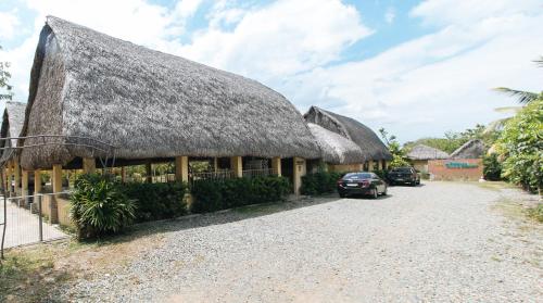RedDoorz @ Afamosa Villas Resort Ilocos Sur - 숙소 외관