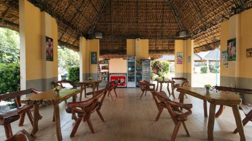 RedDoorz @ Afamosa Villas Resort Ilocos Sur - 레스토랑