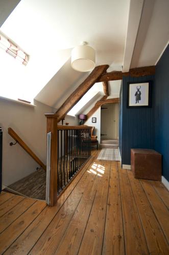 Stunning Yew Tree Cottage