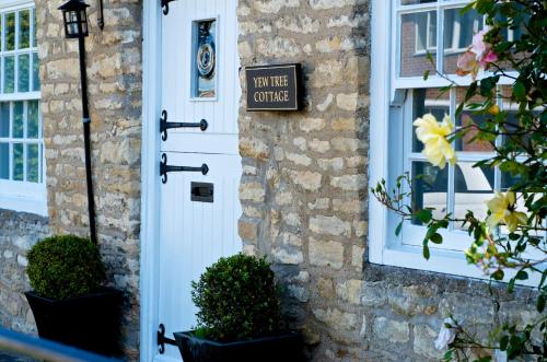 Stunning Yew Tree Cottage