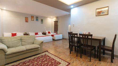 RedDoorz @ Afamosa Villas Resort Ilocos Sur