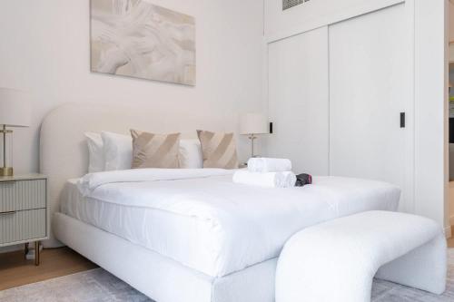 Free housekeeping visits during your stay - StayShort - Bright and Airy 1-Bedroom Apartment Perfect for 4 in Dubai Marina, Дубай (фото 10)