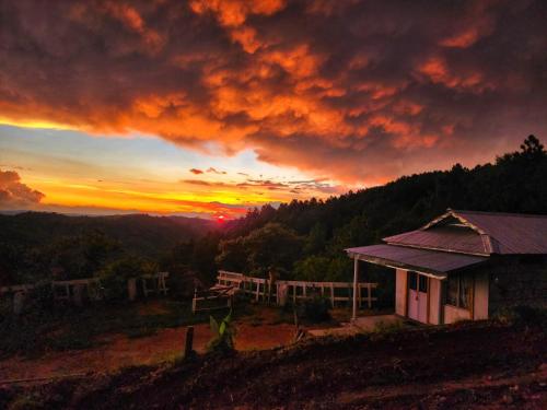 View, SafarnamaStays Homestay Camping Room Markham Mafhawnlur Meghalaya in Mylliem