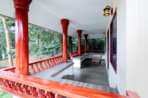 balkon/terras, Green Garden Daisy Villa in Chundale