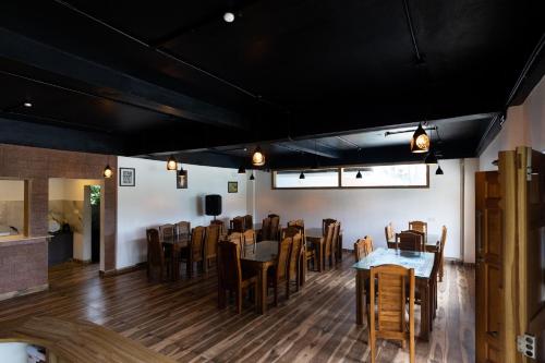 Restaurant, Green Garden Daisy Villa in Chundale