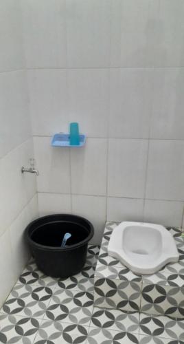 Bathroom, Griya 52 in Banyubiru
