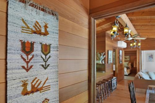 Hil & Jack='s Riverfront Cabin, Merrijig Mt Buller in 莫瑞吉