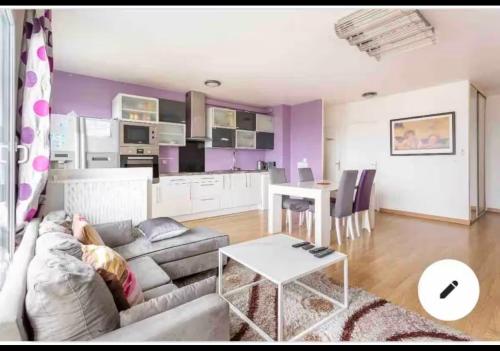 Chambre proche aéroport Orly à 3 min du T12 (Chambre proche aeroport Orly a 3 min du T12) in Віри-Шатіллон