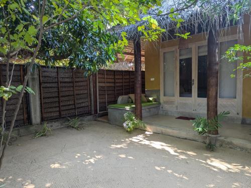 Garden, Hiru Villas & Kitesurfing in Kalpitiya