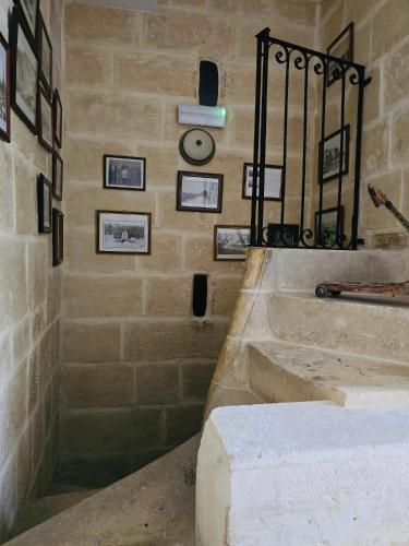 Luciano Valletta Boutique - image 11