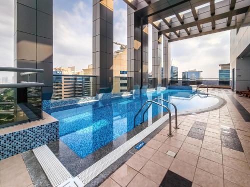 Amazing 1BR apartment near metro station in JLT, Dubai (Foto 3)