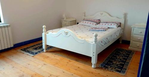 Casa cu Flori in Mila 23