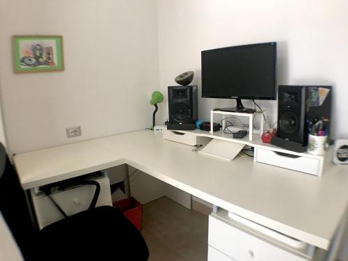 Spacious and bright studio flat in Rome