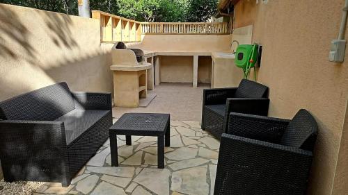 Air-conditioned house 3 bedrooms BBQ Terrace in Les Pradettes