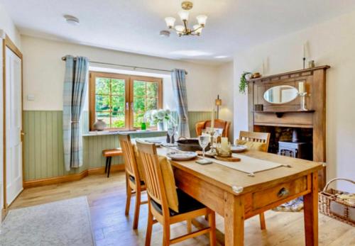Rosemount Cottage TWO - Highland Cottage in Gorstan